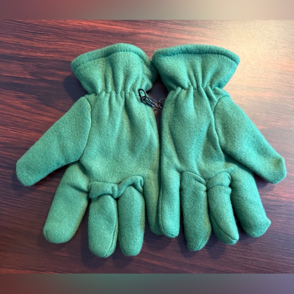 NWOT Lakota Medicine Wheel Embroidered Green Fleece Gloves S/M Women’s Warm - Picture 2 of 4